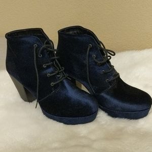 COPY - Platform velvet boots